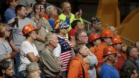 申花全体奔赴大连备战中超赛事 巴索戈亦同行